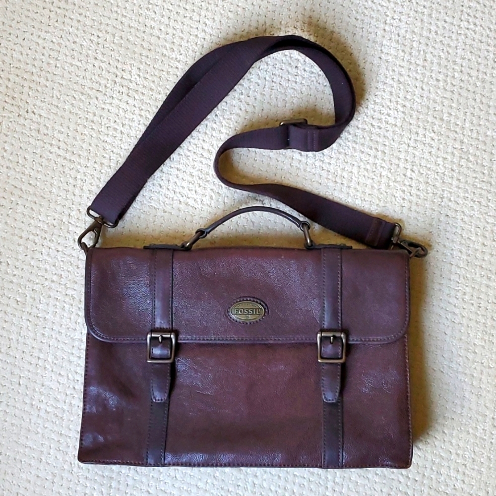 Fossil Genuine Leather Slim look  Messenger Briefcase.